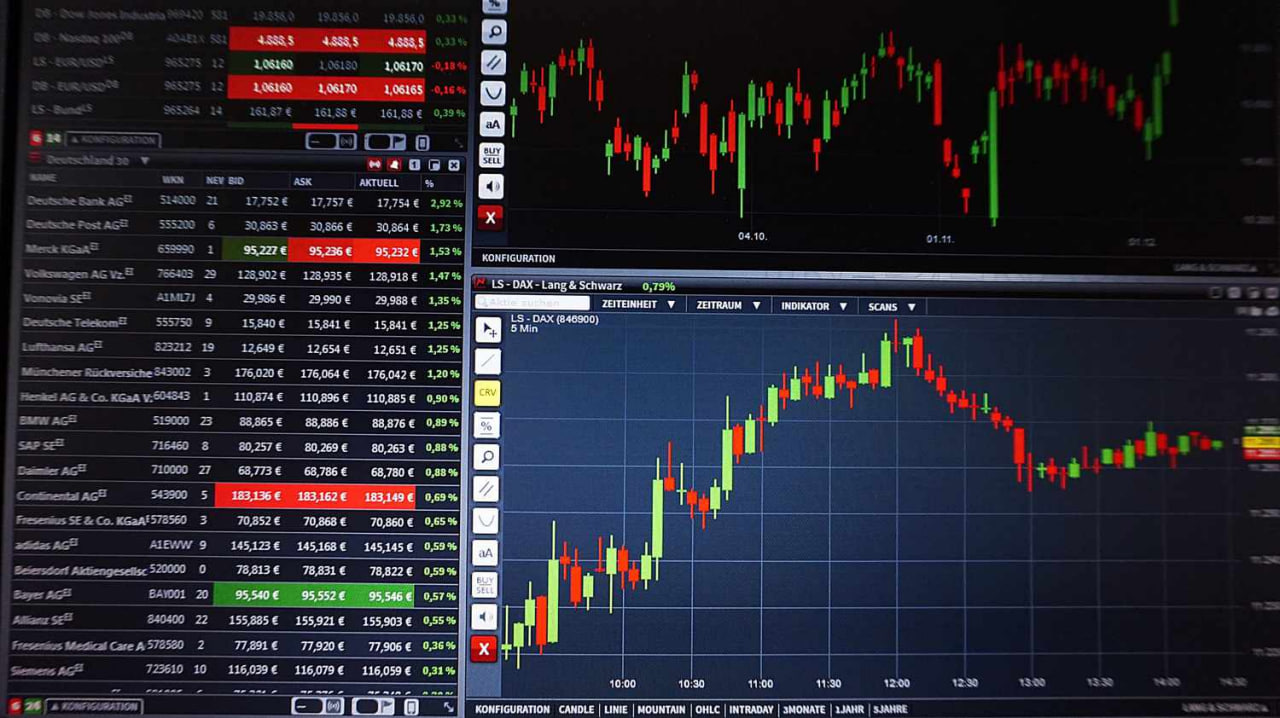 炒股金融杠杆 深成指半日涨0.26%，半导体板块领涨